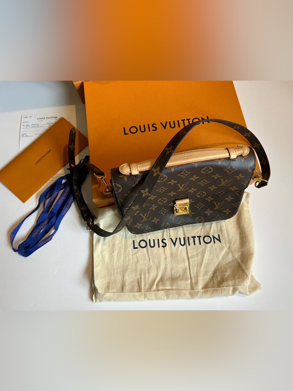NEW! Louis Vuitton Pochette Metis Monogram Canvas Excellent condition
